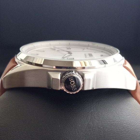 Hugo Boss Men's Driver 1513119 Light Brown Leather Analog Quartz Watch Brand new - Picture 7 of 13